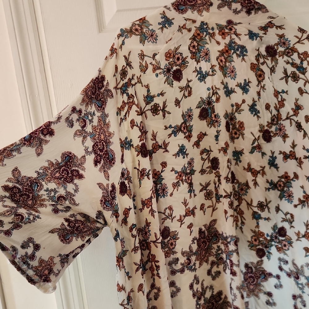 Altar'd State Floral Patterned Blouse - image 2